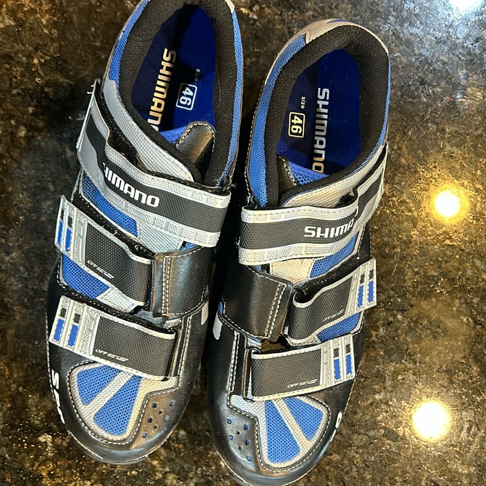 Mens size 46 Shimano bike shoes